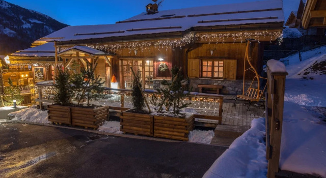 Chalet la Ferme de Mon Grand Pere, Забронировать Шале Виллы Овернь-Рона-Альпы, Вилла