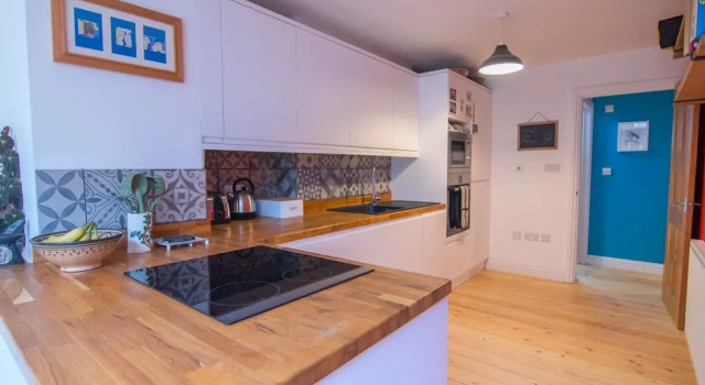 Spacious 2BR Garden Flat for 6 in Bristol, Забронировать Отель Отели Англии 3 звезды, 3*