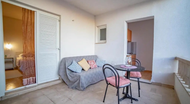 Студия с видом на море Apartments Horizont