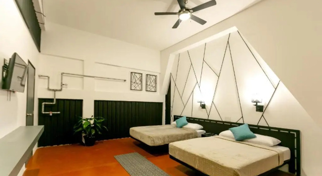 Четырёхместный номер Standard D LA TORRE HOTEL