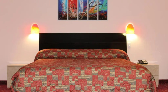 Номер Standard Crystal Star Inn Edmonton Airport with free shuttle to and from Airport