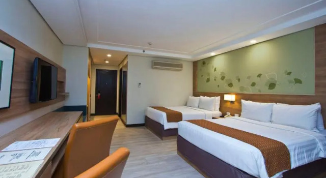 Люкс Standard Crown Regency Hotel Makati
