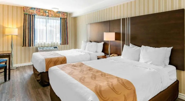 Четырёхместный номер Standard с балконом Quality Hotel & Suites