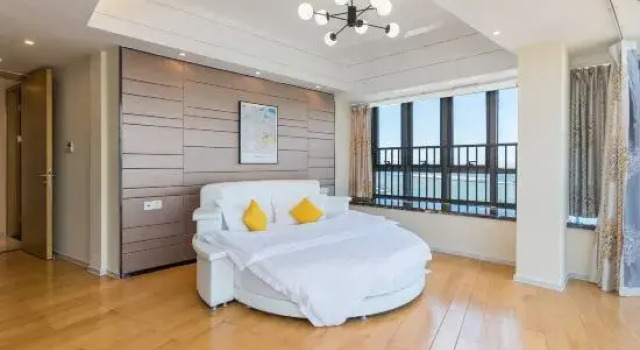 Люкс с 3 комнатами с видом на море Haitian Shengyan International Yacht Harbor Holiday Apartment
