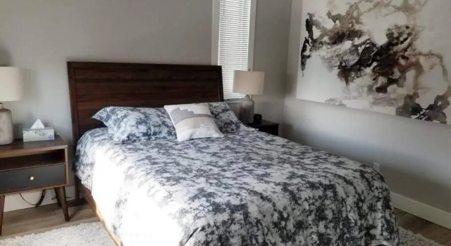 Downtown Traverse City Condo - Capri 209, Забронировать Отель Отели и гостиницы Траверс-Сити, рядом с Туристический центр Траверс-Сити, Отель