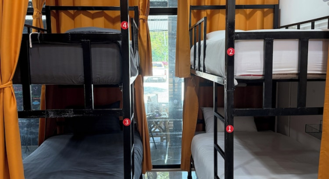 Кровать в общем номере (женский номер) Global Beach Hostel - Ao Nang