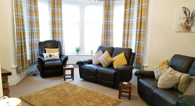 Апартаменты Spacious & Cozy Mid Wales Town Centre Apartment, With Bike Storage