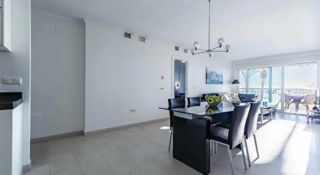 25-Modern Apartment in Paseo Maritimo, Fuengirola!