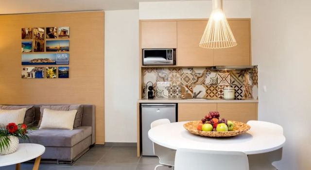 Люкс с 2 комнатами с балконом Sundance Apartments & Suites