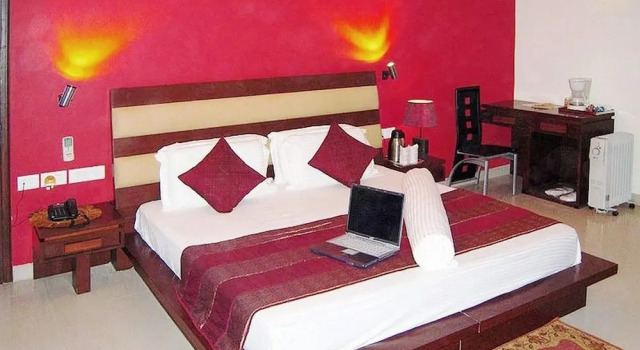 Maxfort Greenwood City, Varaa Hotelli Hotellit Haryana pysäköinnillä, Pysäköinti