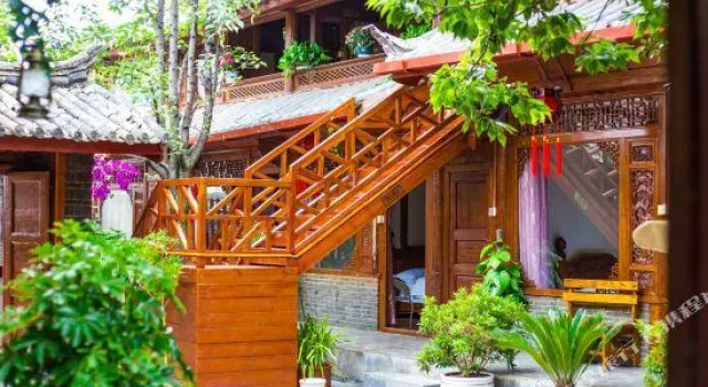 Yin Xing Inn, Забронировать Отель Отели Лицзян 3 звезды, рядом с Улица Сквер-стрит Древнего города Даянь, 3*