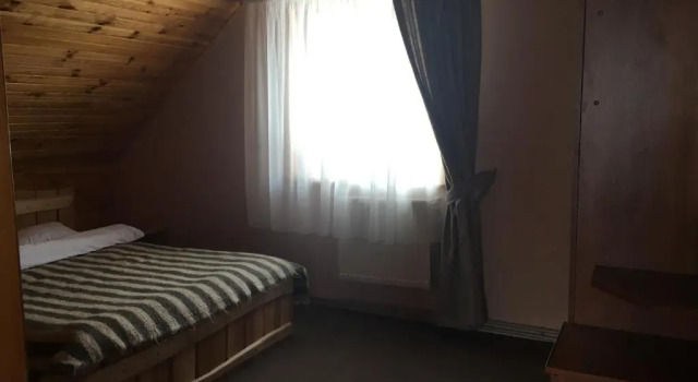 Guest house Zatishniy dvir, Prenota Affittacamere Hotel a Ivano-Frankovsk con parcheggio, Parcheggio