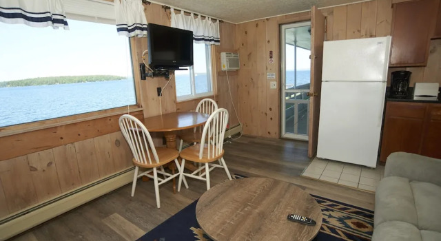 Двухместный люкс с видом на озеро Belknap Point Inn