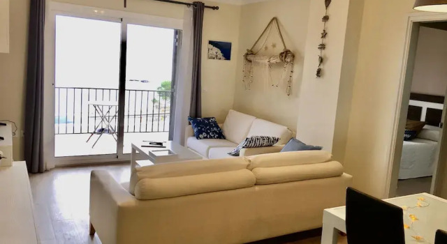 BT Apartments in Llanca, Забронировать Апартаменты/квартира Отели Льянсса с парковкой, рядом с Музей акварели Фонда Жозепа Мартинеса Лосано, Парковка