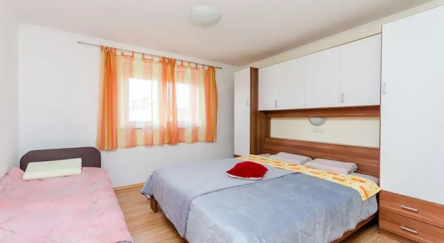 Apartments Rajka, Prenota Appartamento Hotel a Isole Quarnerine con parcheggio, Parcheggio