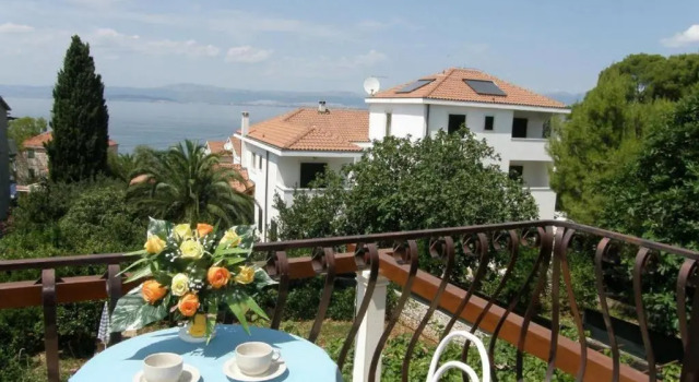Студия с балконом и с видом на море Villa Renipol