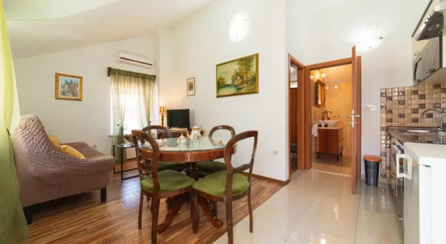 Апартаменты с балконом Apartments Mira
