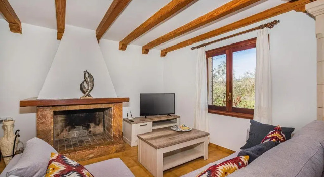 Magdalena, Book Hotel Pollença Majorca