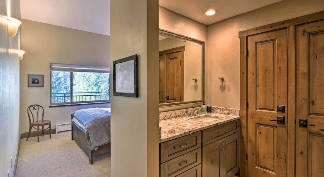 Walk to Ski Lift: Mtn-view Condo in Breckenridge, Забронировать Апартаменты/квартира Апартаменты Брекенридж, Апартаменты/квартира