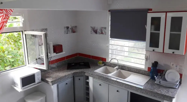 Коттедж с балконом и с частичным видом на море Duplex la rivière