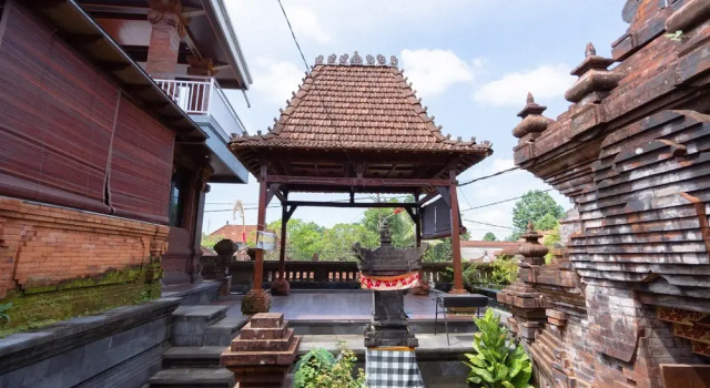 Tebluess Gianyar
