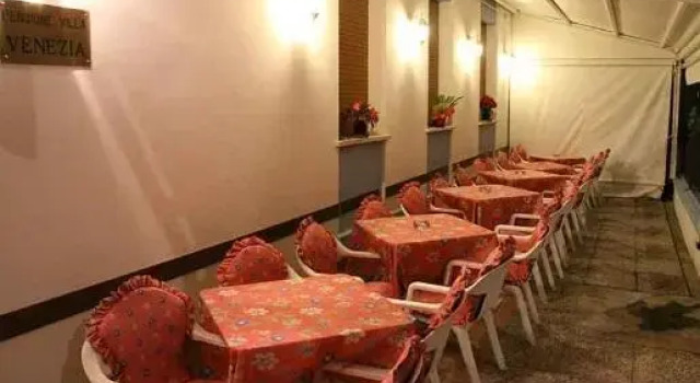 Albergo Villa Venezia, Забронировать Вилла Каорле Линьяно-Ривьера