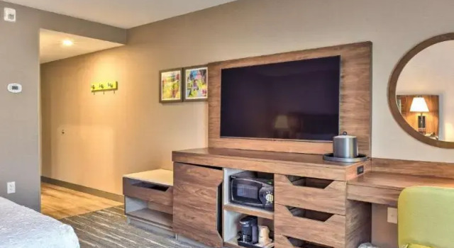 Шестиместный номер Standard Hampton Inn & Suites Keene