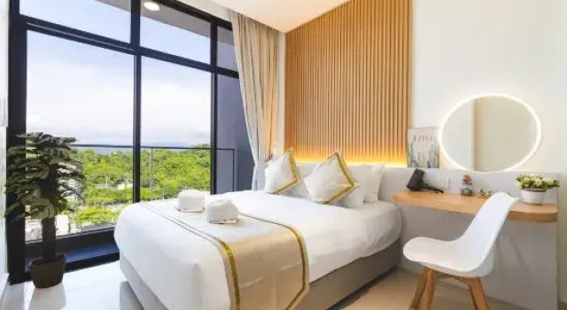 Люкс с видом на город Holiday Suites Seaview at The Shore Kota Kinabalu