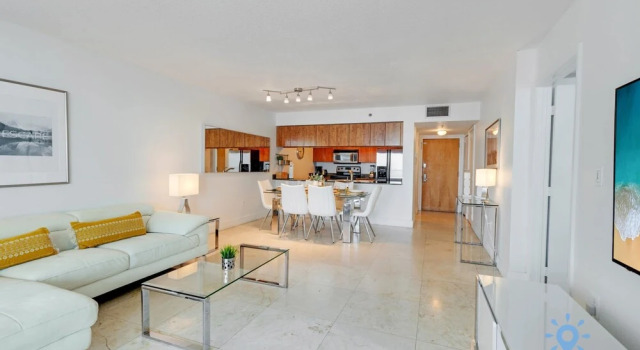 1 BR Apartment - Ocean and City Views
