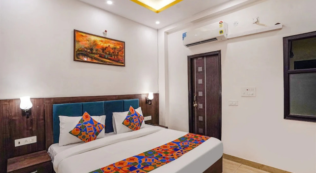 Super Collection O Sector 55 Noida Near Noida Stadium, Забронировать Отель Нойда штат Уттар-Прадеш