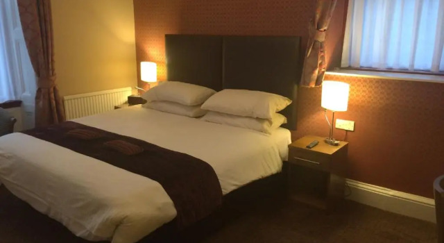 Номер Deluxe Edinburgh Whisky House Hotel