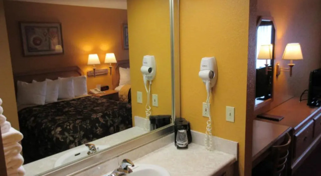Standard Vierer Zimmer Parkfield Inn - Clinton