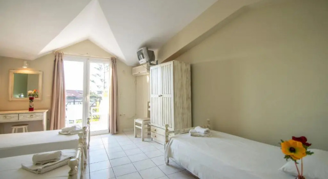 Avra Alykes resort