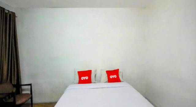 OYO 2322 Dien Karona Hotel, Rezerwuj Hotel Berastagi Sumatra