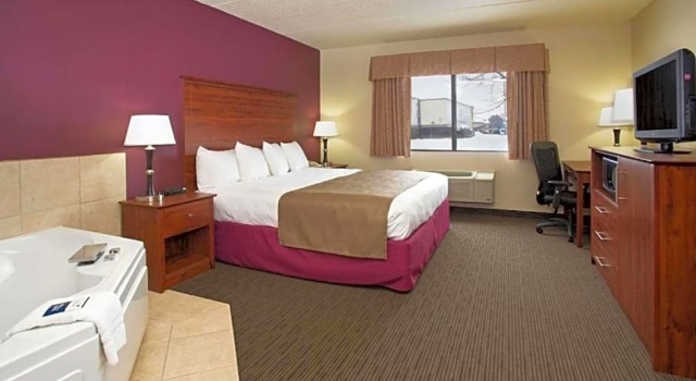 Люкс AmericInn by Wyndham New London