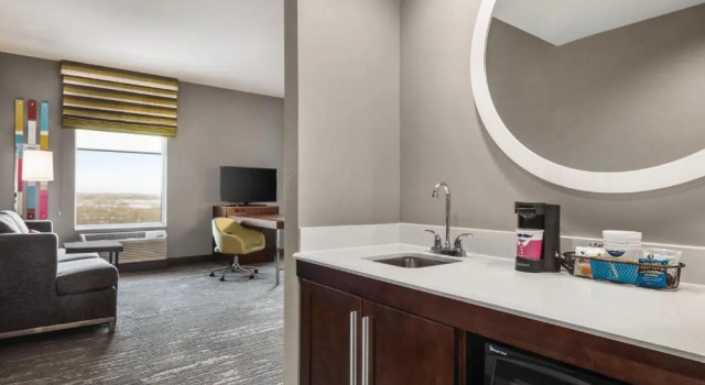 Люкс Hampton Inn Brooklyn Park