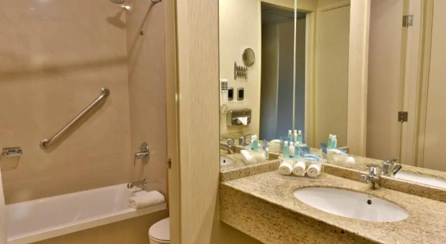 Четырёхместный номер Standard с видом на город Holiday Inn Express Santiago Las Condes by IHG