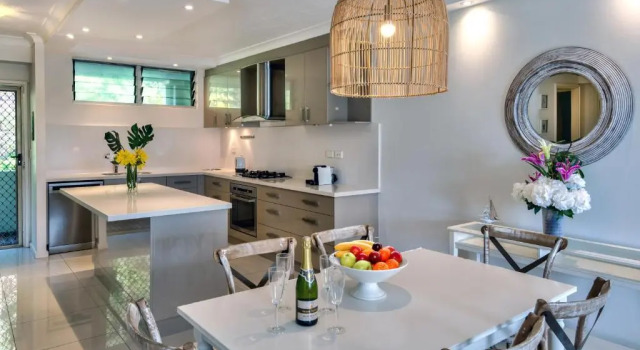 Апартаменты 2 Bedroom Poinciana Lodge