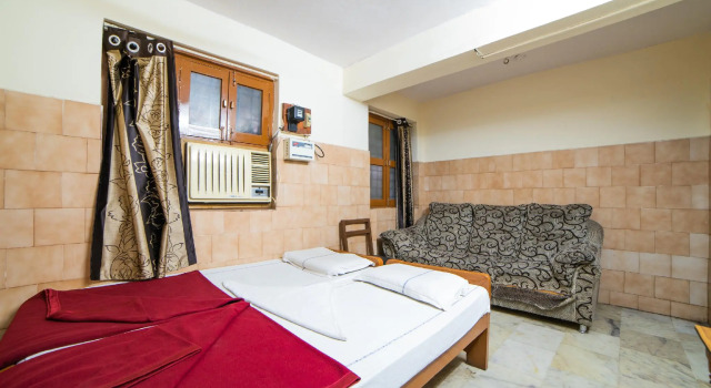 SPOT ON 45433 Sree Radha Lodge, Rezerwuj Hotel Secunderabad 