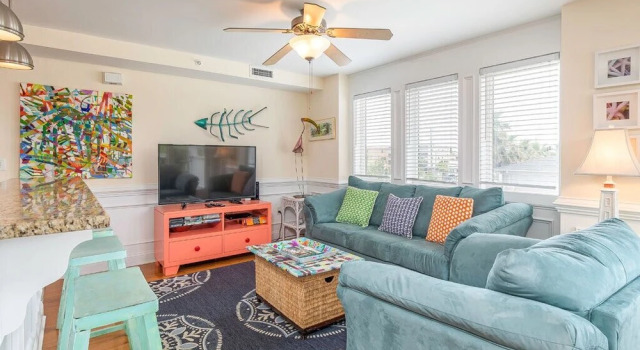 Captains Watch 1 by Tybee Vacation Rentals, Rezerwuj Hotel Hotele w Tybee Island z parkingiem, Parking