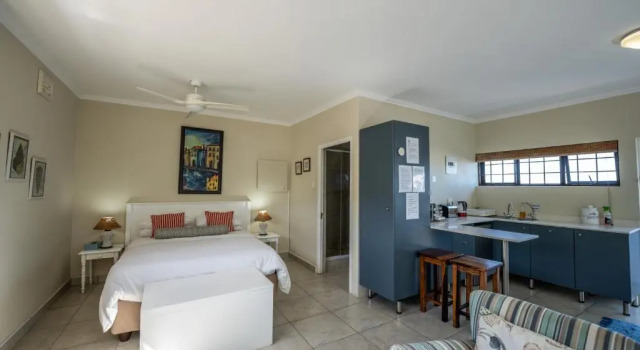 Студия The Lookout Guest House