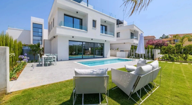 Коттедж By The Beach - Blue Topaz Villa