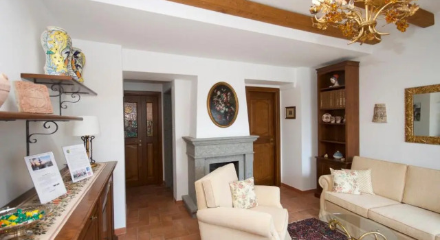 Il Gallo Nero, Book Hotel Hoteller i Lake Vico med parkering, Parkering