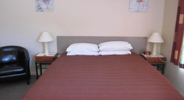 Апартаменты Cromwell Motel