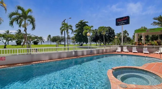 Номер Standard Acacia Court Hotel