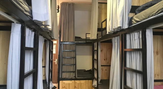 Wanderlust Saigon Hostel, Забронировать Хостел Хошимин провинция Хошимин, рядом с Парк Тао Дан