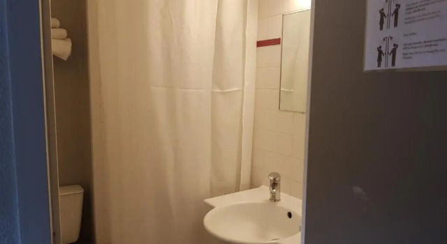 Трёхместный номер Standard Hôtel Inn Design Laon