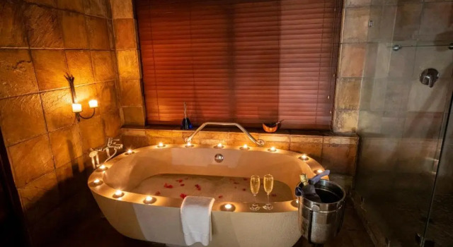 Люкс Elephant Plains Game Lodge