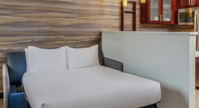 Четырёхместный люкс Residence Inn Nashua