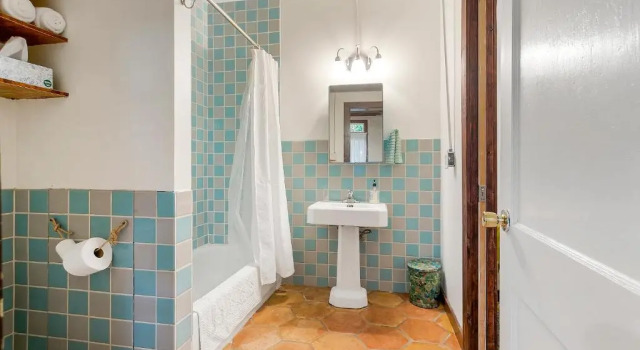 Апартаменты Pasters Apartment in Deconsecrated Church